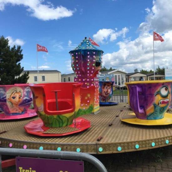 Blue Dolphin Holiday Park Gristhorpe Bagian luar foto