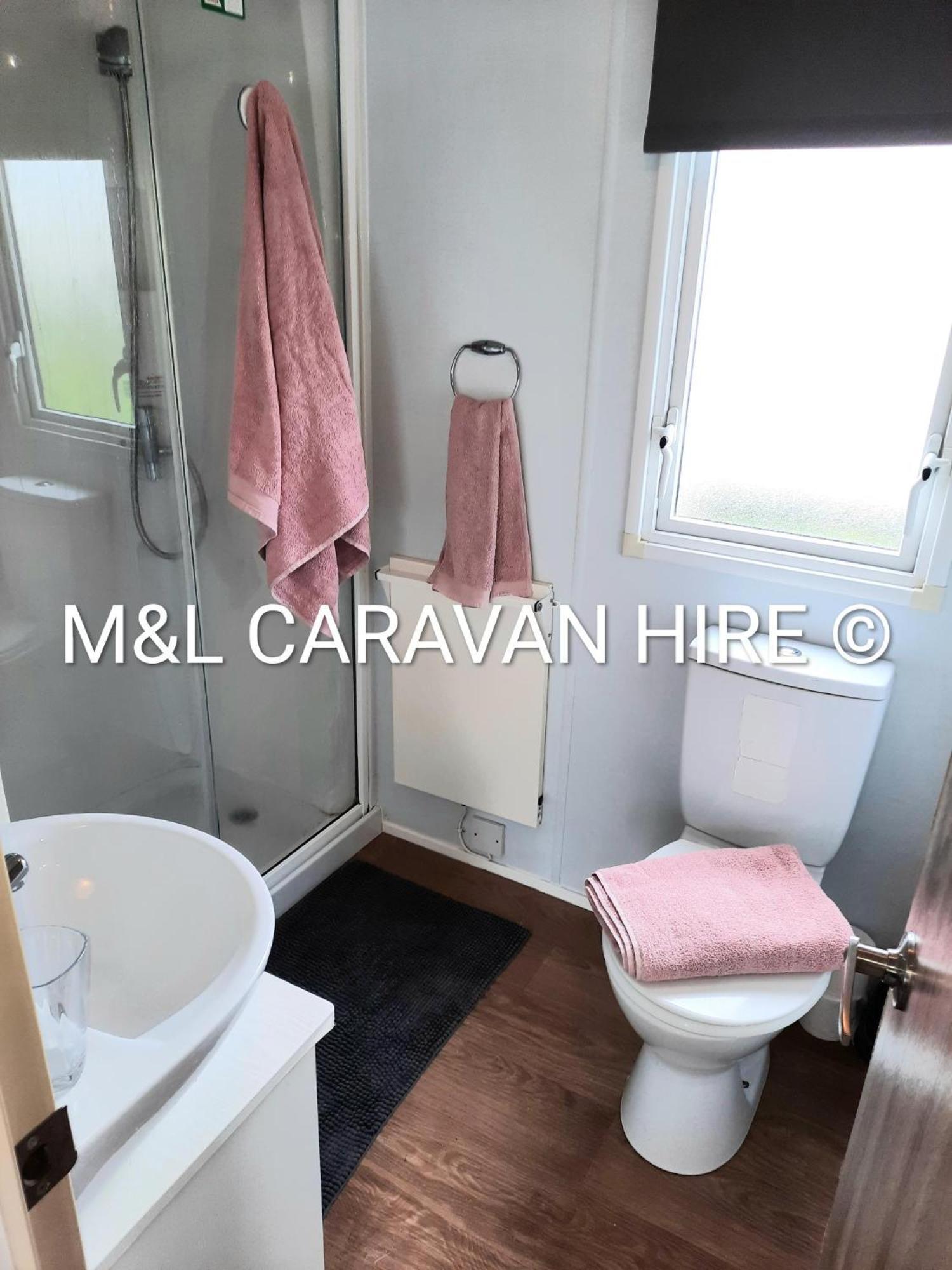 Blue Dolphin Holiday Park Gristhorpe Bagian luar foto
