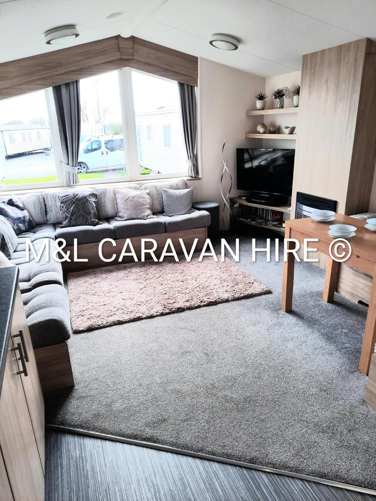 Blue Dolphin Holiday Park Gristhorpe Bagian luar foto